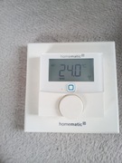 Termostat ścienny z czujnikiem wilgotności home