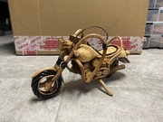 Motocykl z drewna Figurka