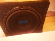 Skrzynia zamknięta z mocnym basem