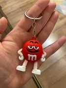 M&Ms czerwony brelok zawieszka