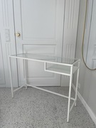 Szklane przeźroczyste białe biurko VITTSJÖ