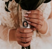 Medalion zawieszka do bukietu ślubnego ze zdjęciem tekstem marynarki ślub