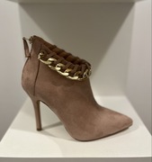 Lu Boo zamszowe botki szpilki ze złotym łańcuchem