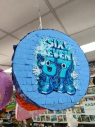Piniata six seven