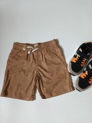 Chłopięce krótkie spodenki r 128