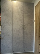 Nowoczesna i pojemna szafa 