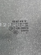 SZYBA DRZWI LEWY PRZÓD LEWA PRZEDNIA SEAT LEON III 5F 5D HATCHBACK 2014 r.