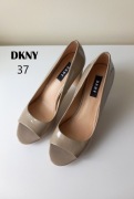 DKNY skórzane lakierowane czółenka na słupku open toe taupe skóra 37