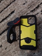 GearLock uchwyt na kierownicę i etui Spigen.