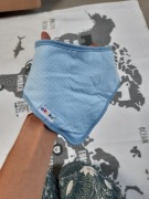 Apaszka śliniaczek chusteczka na rzep AKUKU w kropki niebieski róż unisex