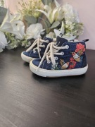 Buciki niemowlęce, trampki  r. 20