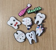 Przypinki do Crocsów – zęby, dentysta, ozdoby Jibbitz charmsy