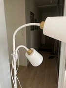 Lampa stojąca biała 