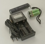 Komplet: latarka Convoy s2+, akumulatory 18650 2szt, ładowarka Lii-PD2