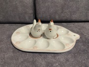 Porcelanowa tacka na jaja i przyprawniki. 