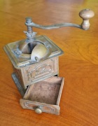 Zabytkowy Młynek do Kawy FEMINA – Antyk – Industrial / Loft / Retro