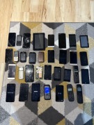 Zestaw telefonów 33 sztuk uszkodzone