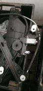 Podnośnik szyby 3008 II 5008 II 9829043680 Corsa F