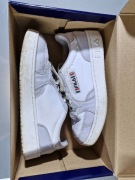 Stylowe Buty Fila Sneaker FC8430 Rozmiar 37