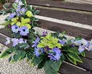 Wiązanka stroik  ze sztucznych kwiatów na cmentarz  grób komplet