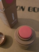 Rhode Pocket Blush odcień Juice Box  róż do policzków 5,3g