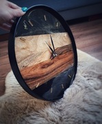 Zegar z drewnem I żywicą. 