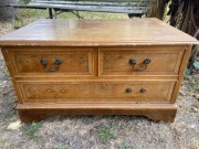 szafka stojąca do przedpokoju siedzisko na buty