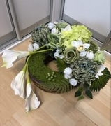 wiązanka stroik kompozycja kwiatowa nagrobna