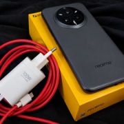 Realme 14 Pro+ 5G | 100W kabel + VOOC | Komplet