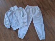 3. Biały dres r. 130 dla chłopca