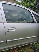 Drzwi prawy przód od mitsubishi colt 2008 rok