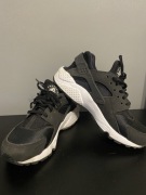 Nike Wmns Huarache Run