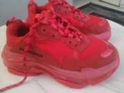 Czerwone buty Balenciaga 
