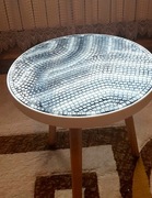 Stolik kawowy z mozaiki szklanej