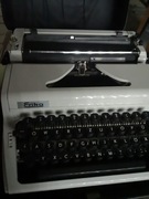 Stara maszyna do pisania Erica