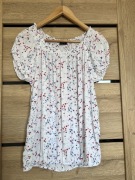 Biała bluzka w kwiatki Mohito L