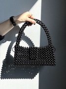 Ręcznie robiona czarna torebka z koralików akrylowych