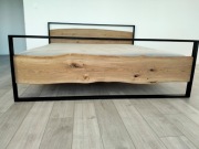 Drewniane łóżko dębowe LOFT z stelażem