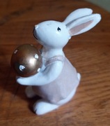 Figurka Króliczka z jajkiem