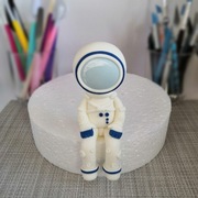 Figurka na tort - Kosmonauta  , cukrową figurka, ozdobą na tort