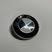Znaczek do BMW Czarny 82 mm Nowy w Folii