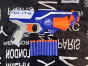Wyrzutnia strzałek Nerf Elite Disruptor + 10 strzałek.
