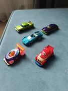 Autka Hot Whelles z różnych bajek 