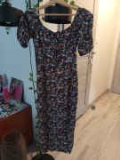 Sukienka z wycięciem  