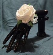 Bukiecik na rękę i do butonierki marynarki