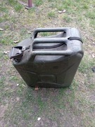 kanister 20l sprzedam 