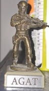 Metalowa figurka pamiątkowa – JW AGAT – żołnierz – kolekcjonerska