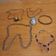 Biżuteria kobieca  5 szt za taką  cenę 