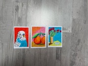 Trzy obrazki pastelowe Papuga Kwiaty w wazonie Pomarańcza kolorowe obrazki 