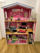 Duży domek dla lalek 